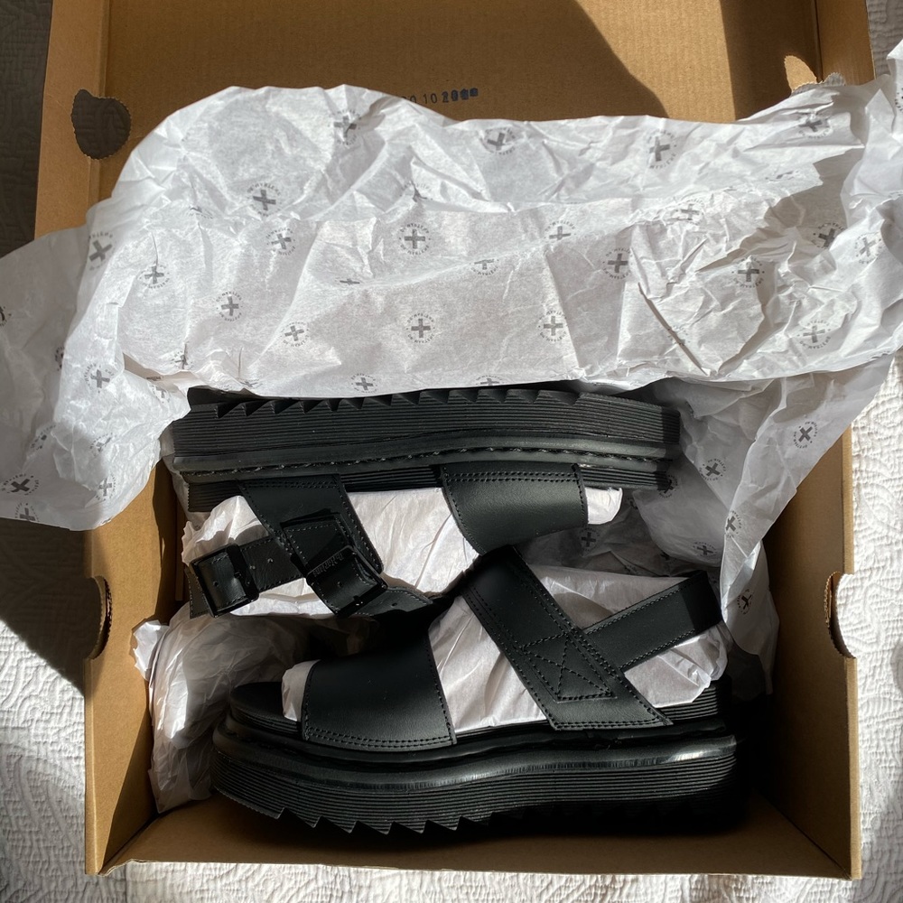 Dr. Marten’s Voss Black Hydro Leather Sandals, Size 7 / 38